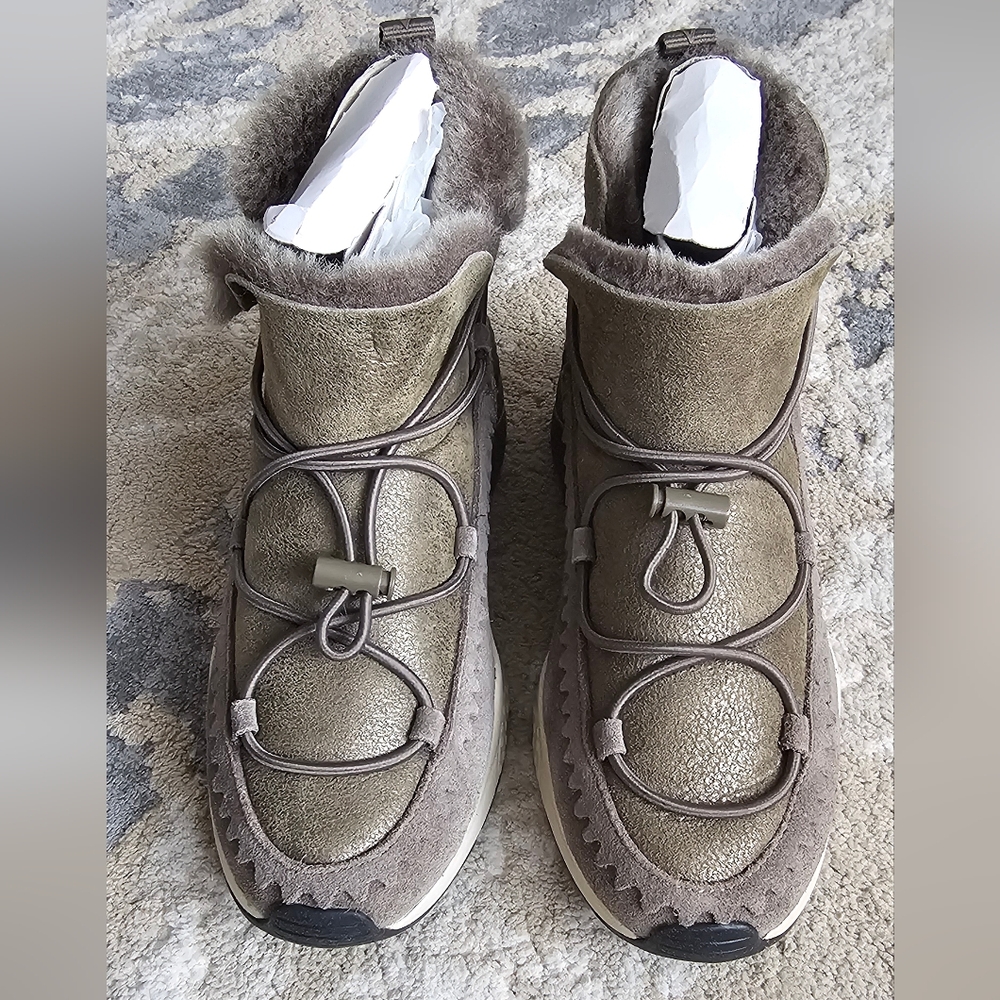 ASH Fur Lined Footwear Winter Boots Size 35 Olive Color